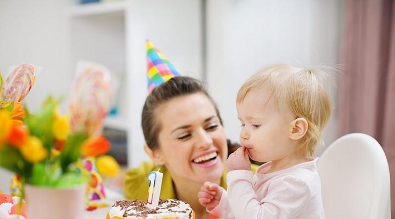 Как отметить первый день рождения ребенка дома (сценарии и конкурсы)